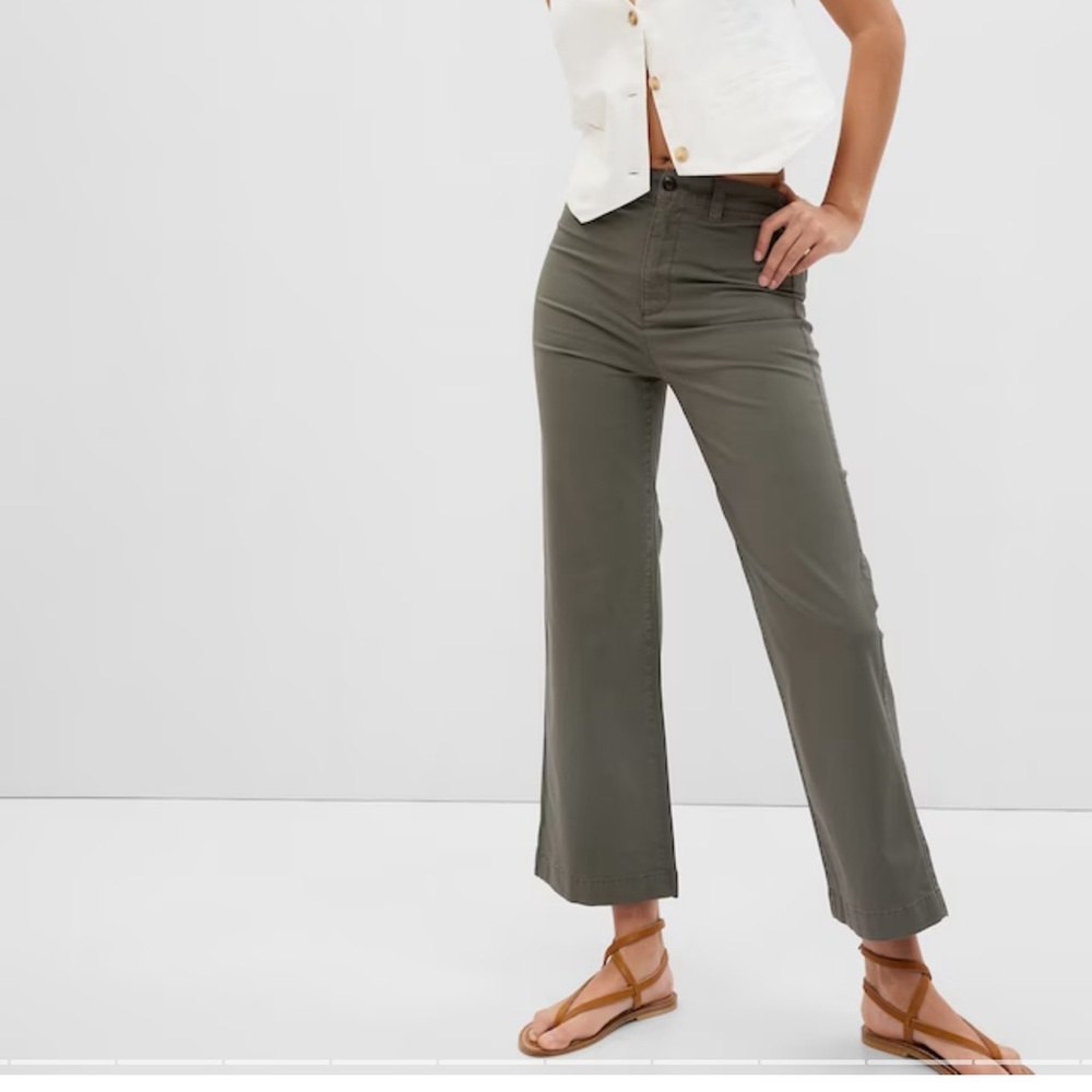 Gap High Rise Stride Ankle green chinos, size 4P